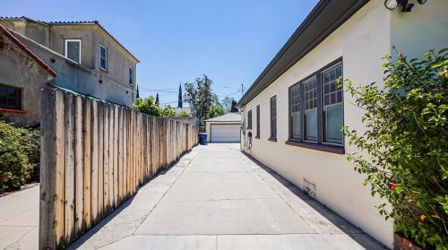 3580 Larchwood Pl, Riverside CA  92506-1236 exterior