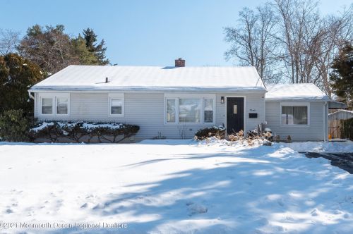9 Stempler Ct, Holmdel Village, NJ 07733-1020