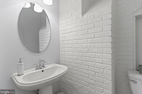 13815 Notley Rd, Silver Spring MD 20904-5971 exterior