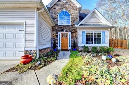 2329 Robin Dr, Loganville, GA 30052-7159