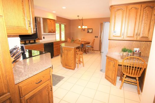 716 Nissen St, Alex, MN 56308-2121