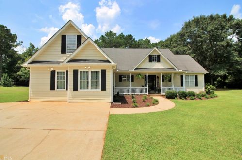 428 Stuarts Ln, Locust Grove, GA 30248-2789