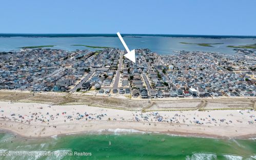 102 Del Monte Rd, Lavallette, NJ 08735-1711