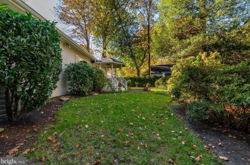 1211 Pinecrest Cir, Silver Spring MD exterior