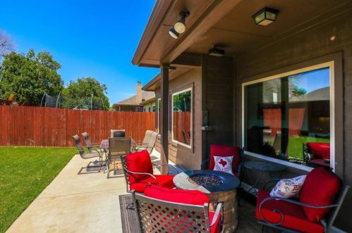 1720 Kachina Lodge Rd, Fort Worth TX  76131 exterior