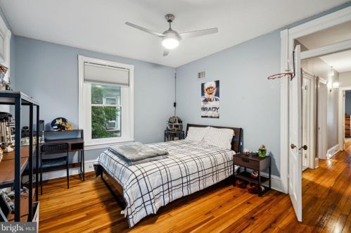 25 Gravers Ln, Philadelphia PA 19118-0041 exterior