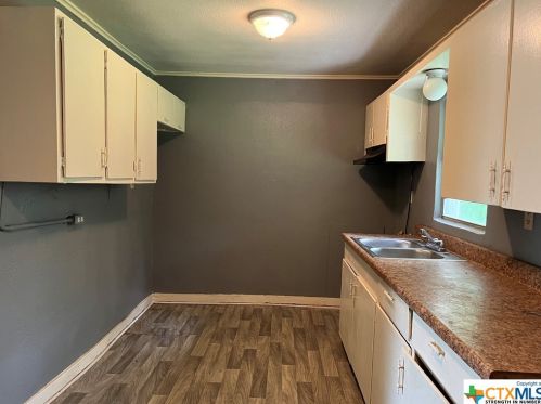 2225 Guadalupe St, Seguin TX  78155-1651 exterior