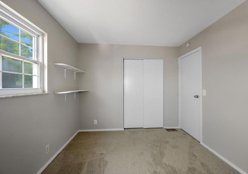 1590 Fawnvista Ln, Cincinnati OH 45246-2039 exterior