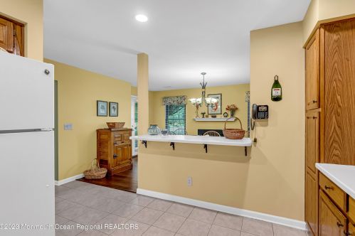 17 Rawson Cir, Tinton Falls NJ 07712-2579 exterior