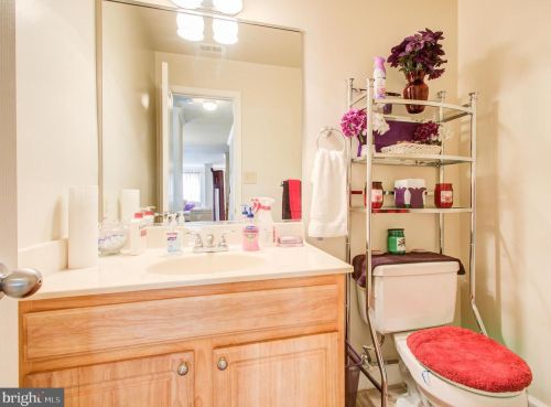 3829 Chesterwood Dr, Silver Spring MD 20906-2862 exterior