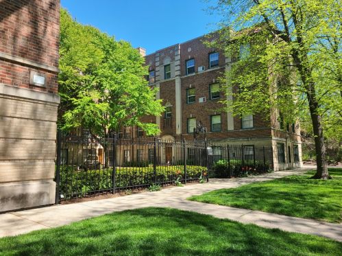1810 Chase Ave, Chicago IL  60626-2370 exterior