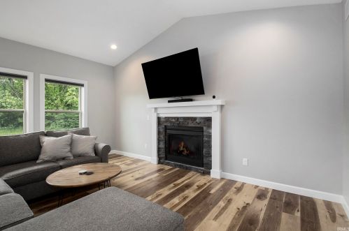 50260 Linnwood Dr, Elkhart, IN 46514-6147