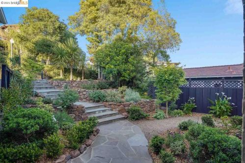 1082 Miller Ave, Berkeley, CA 94708-1516