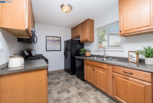 662 Shenandoah Pl, Hayward, CA 94544-4626