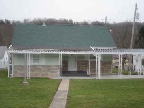 201 Merrill Ave, Rivesville, WV 26588