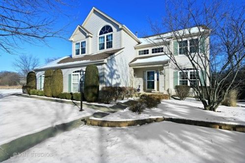1161 Vista Dr, Gurnee, IL 60031-5168