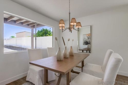1376 Darwin Dr, Oceanside CA  92056-6618 exterior