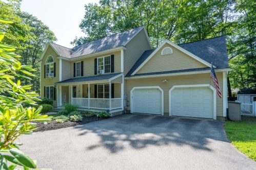 16 Woodland Rd, Dover, NH 03820-4241