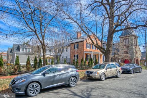 102 Cornwall St, Leesburg, VA 20176-2816