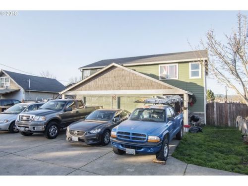 4190 Camellia St, Springfield, OR 97478-5951