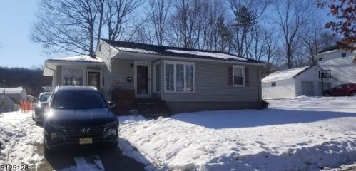 103 Wiltop Rd, Netcong, NJ 07857-1446
