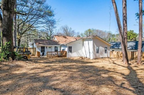 353 Collier Ridge Dr, Atlanta GA  30318-7342 exterior