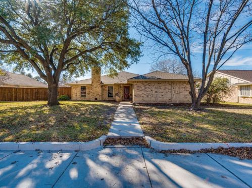 110 Buffalo Creek Dr, Waxahachie, TX 75165-1537