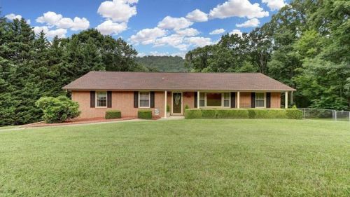 202 Cascade Dr, Vinton, VA 24179-3817