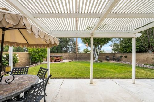 6270 Woodsboro Ave, Anaheim CA  92807-2347 exterior