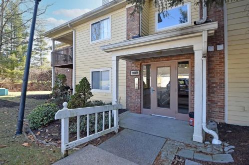 1019 Cedar Ridge Dr, Cincinnati, OH 45245-3059