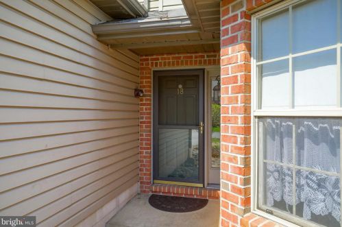 18 River Bend Park, Lancaster, PA 17602-1274