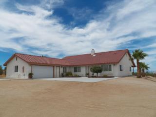 2023 Mahan St, Ridgecrest, CA 93555-7546