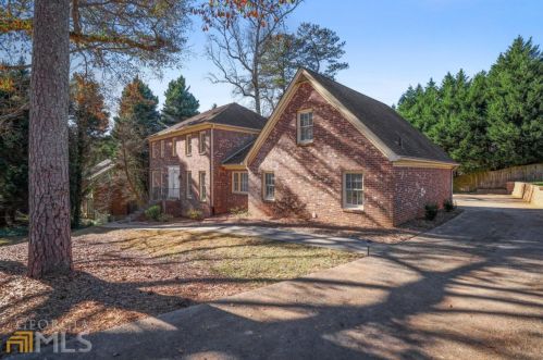 45 Suffolk Pl, Lilburn, GA 30047-5147