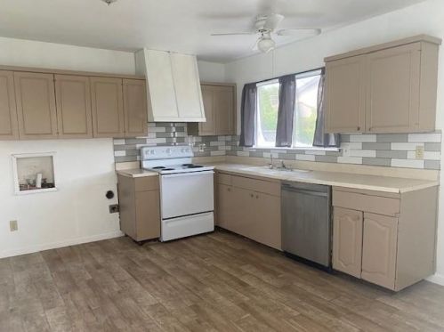 2904 Lockwood Dr, Carrollton TX  75007-5748 exterior