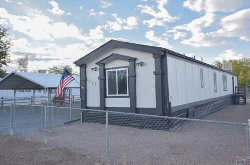 215 Rolling Hills Dr, Pueblo CO  81007-3077 exterior