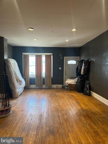 5841 Chester Ave, Philadelphia, PA 19143-5516