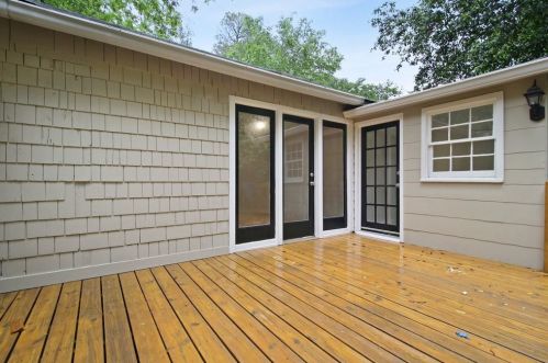 1678 Bridgeport Dr, Atlanta GA  30318-3332 exterior