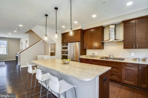 642 Ellsworth Dr, Silver Spring MD 20910-4301 exterior