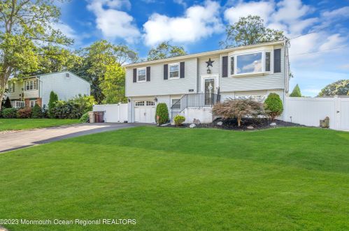 316 Neptune Ave, Berkeley Township, NJ 08721-1322