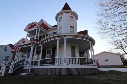 211 Clay St, Argo Fay, IL 61053-9998
