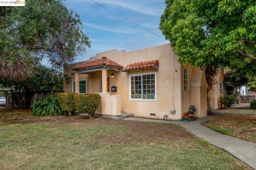 694 Medford Ave, Hayward, CA 94541-1807