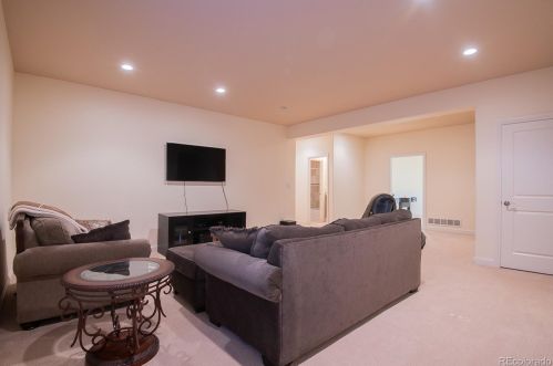 8592 Iliff Dr, Denver CO  80231-3807 exterior