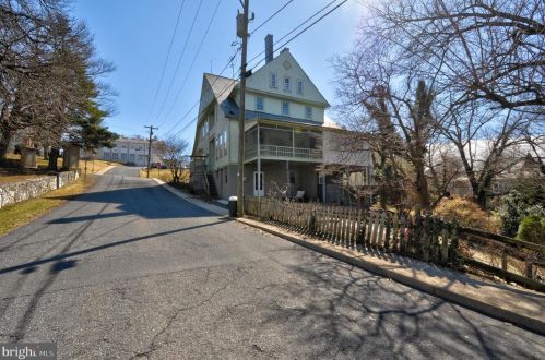 227 Prospect St, Staunton, VA 24401-3603
