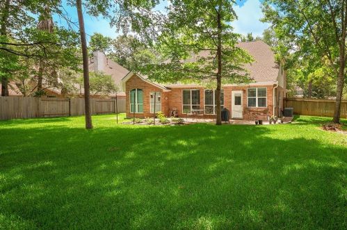 18 Westward Ridge Pl, Conroe TX  77384-5023 exterior