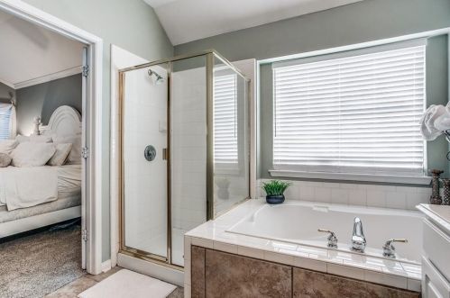 7058 Deer Rdg Dr, Fort Worth TX 76137-4714 exterior