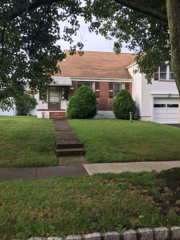22 Edgewood Ave, Springfield, NJ 07081-3227