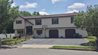 35 Hedgewood Rd, Wall Township, NJ 07731-2204