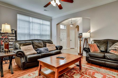 8216 Bridge St, Fort Worth TX 76103-1350 exterior