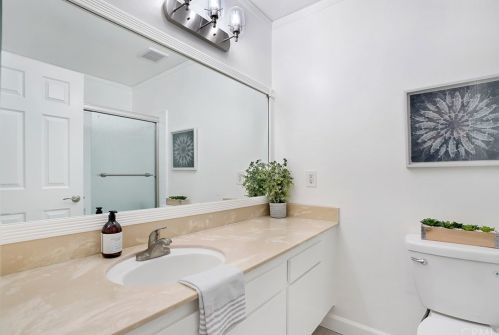 5215 Thorn Tree Ln, Irvine CA  92612-2346 exterior