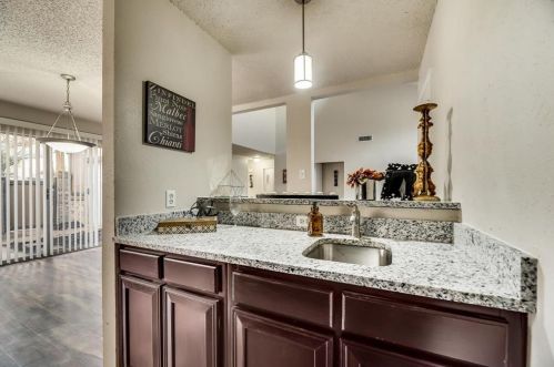 5500 Willow Cir, Fort Worth TX  76112-1952 exterior